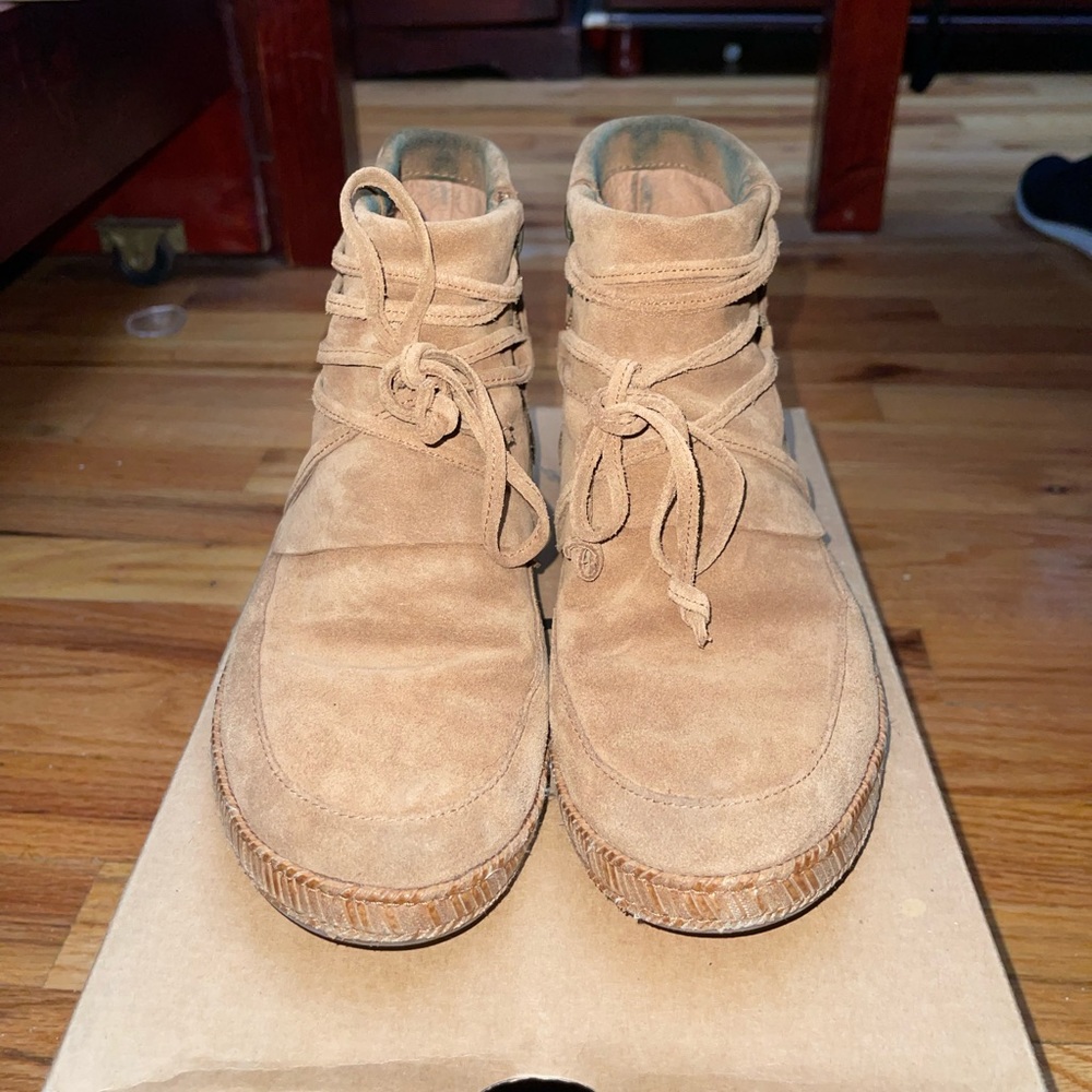 UGG Women’s Reid Ankle Boot